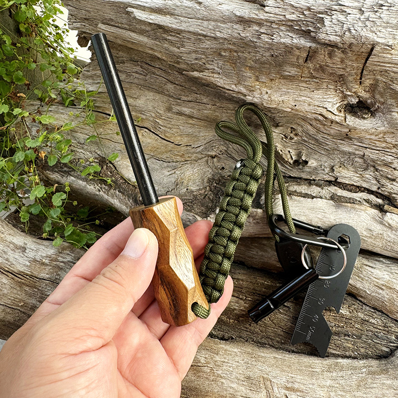 Nowy zapalnik z kamienia krzem – Fire Starting Kit recenzja i cena